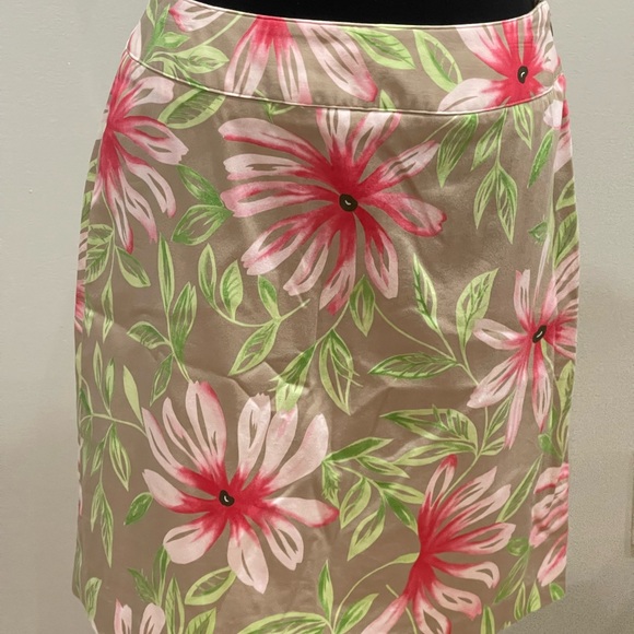Talbots Petites 8 Stretch Side Stretch Floral Pattern Knee‎ Length - Picture 5 of 5